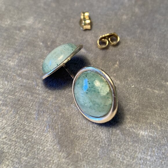 Green Stone Post Earrings-Vintage - Picture 3 of 4